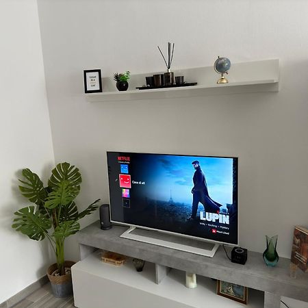 Casa Di Afi, Perfect For 4 - Kitchen - Parking - Netflix Appartement Arona Buitenkant foto