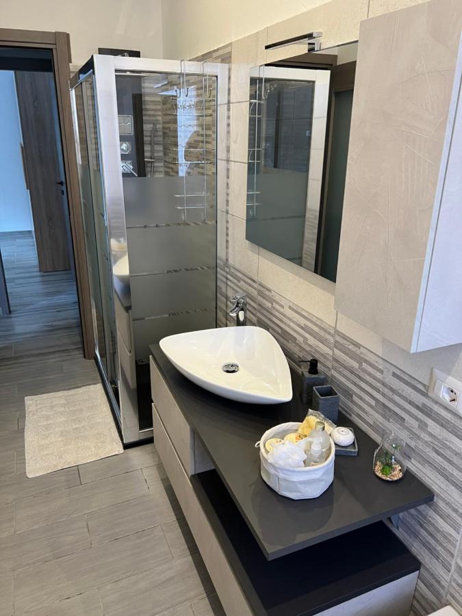 Casa Di Afi, Perfect For 4 - Kitchen - Parking - Netflix Appartement Arona Buitenkant foto