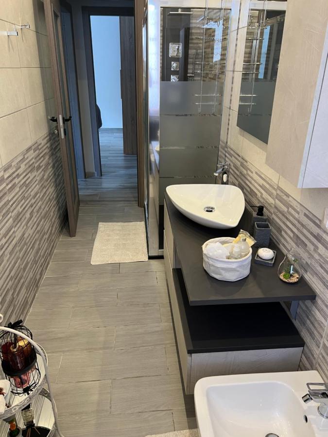 Casa Di Afi, Perfect For 4 - Kitchen - Parking - Netflix Appartement Arona Buitenkant foto