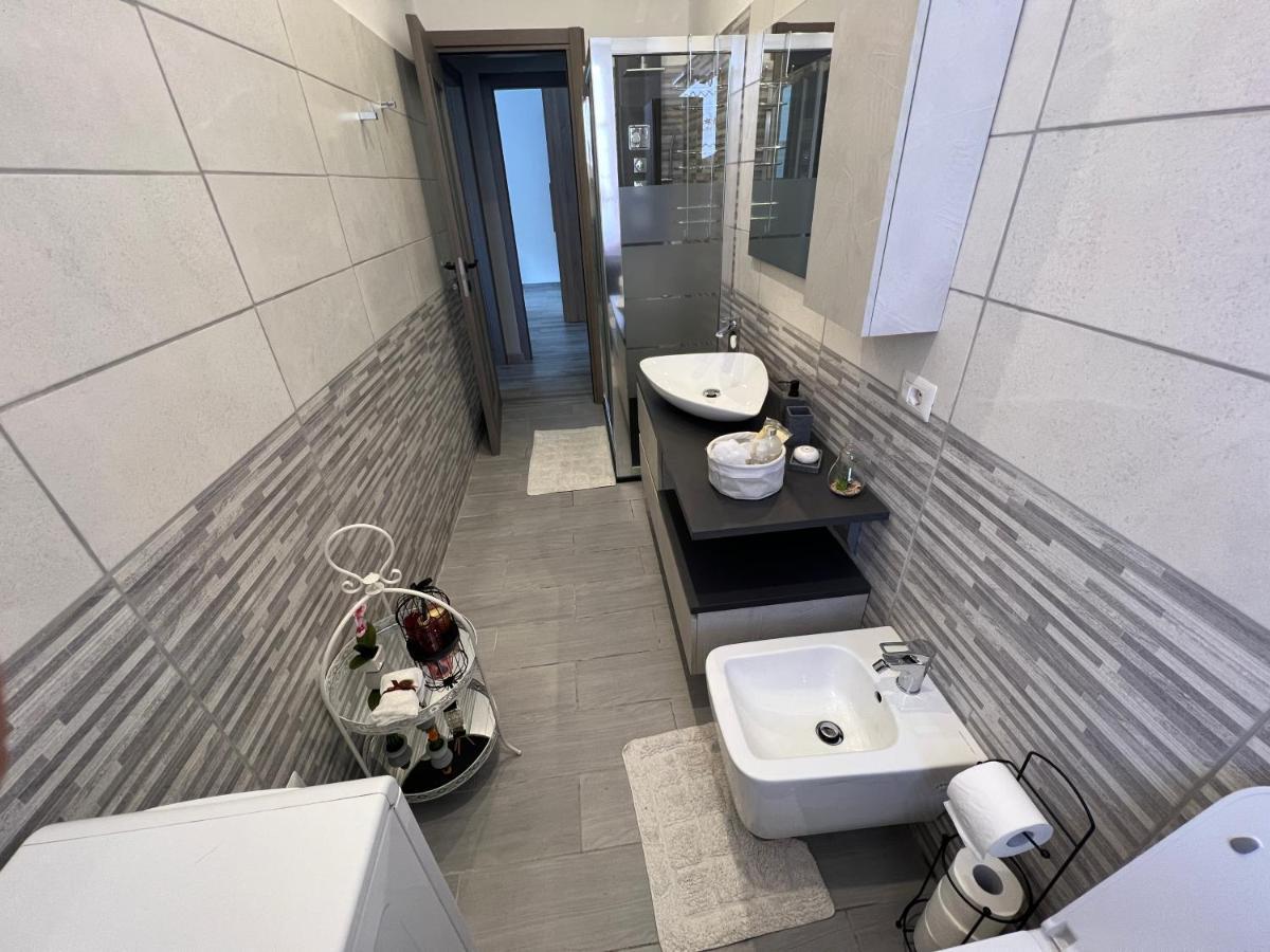 Casa Di Afi, Perfect For 4 - Kitchen - Parking - Netflix Appartement Arona Buitenkant foto