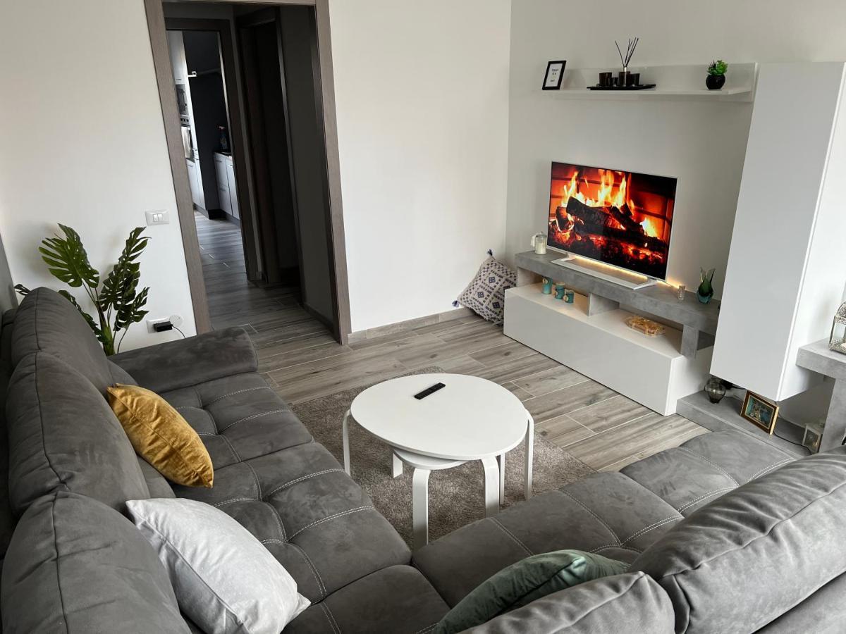 Casa Di Afi, Perfect For 4 - Kitchen - Parking - Netflix Appartement Arona Buitenkant foto